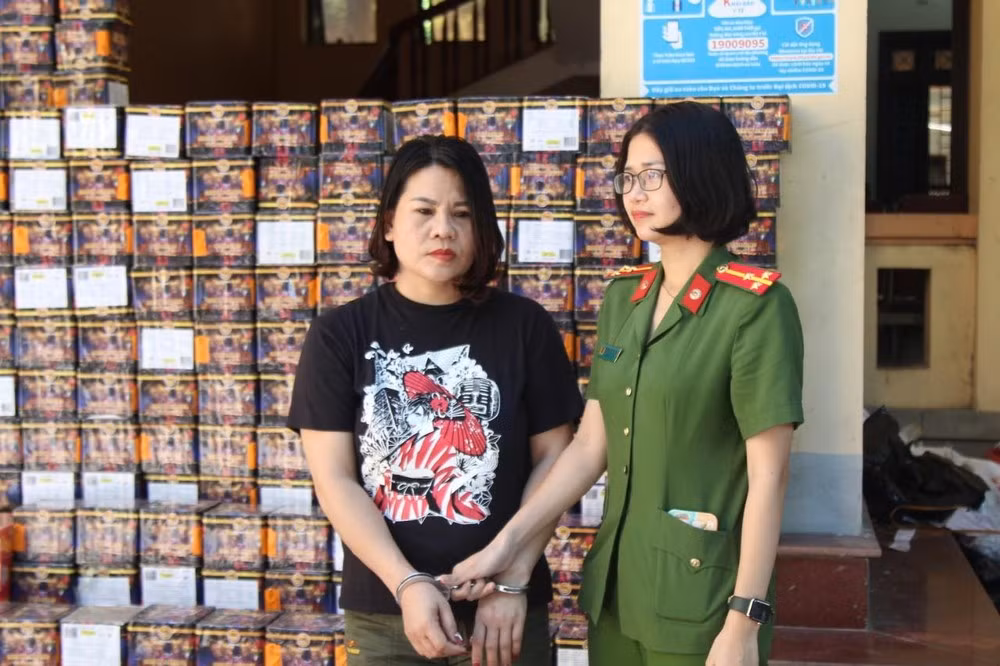 Công an huyện Diễn Châu bắt gần 900kg pháo trái phép -0