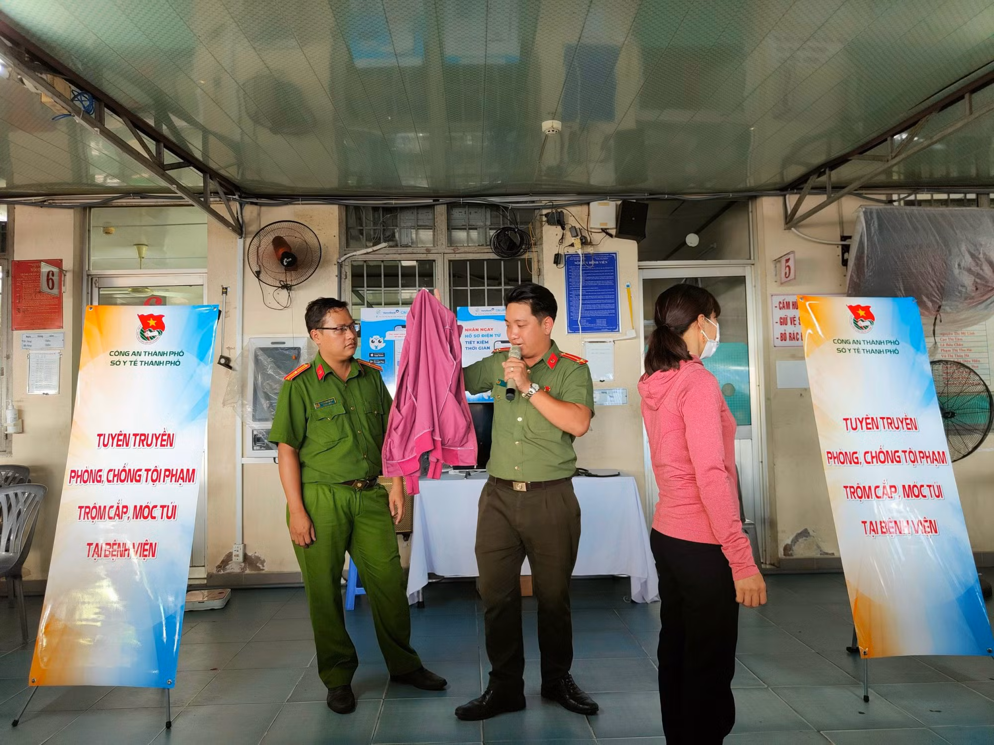 Tập huấn kỹ năng phòng vệ, tự vệ cho các y, bác sĩ -1