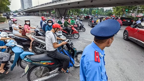 Dân "nhờn luật" cố tình vi phạm giao thông, cứ tiện là đi