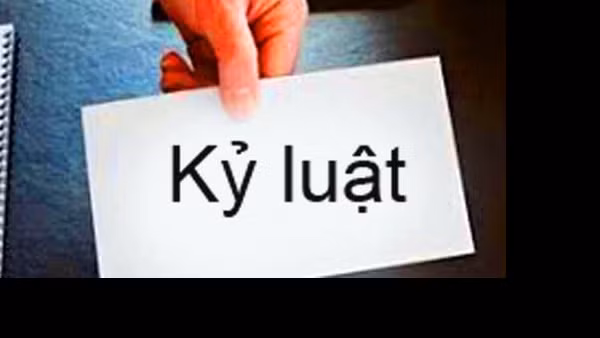 Kỷ luật 4 cán bộ ngân hàng làm khống hồ sơ vay