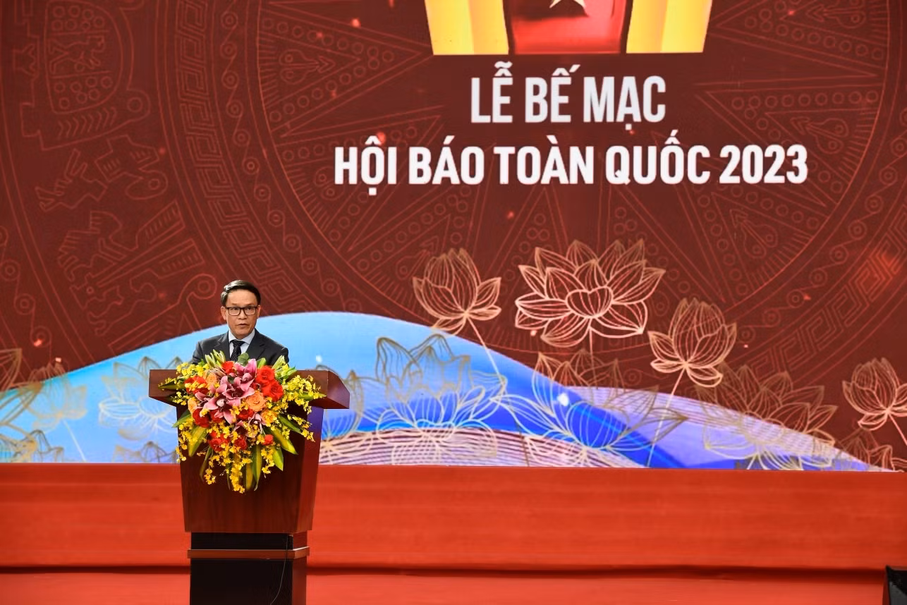 Xây dựng nền báo chí, truyền thông chuyên nghiệp, nhân văn và hiện đại -0