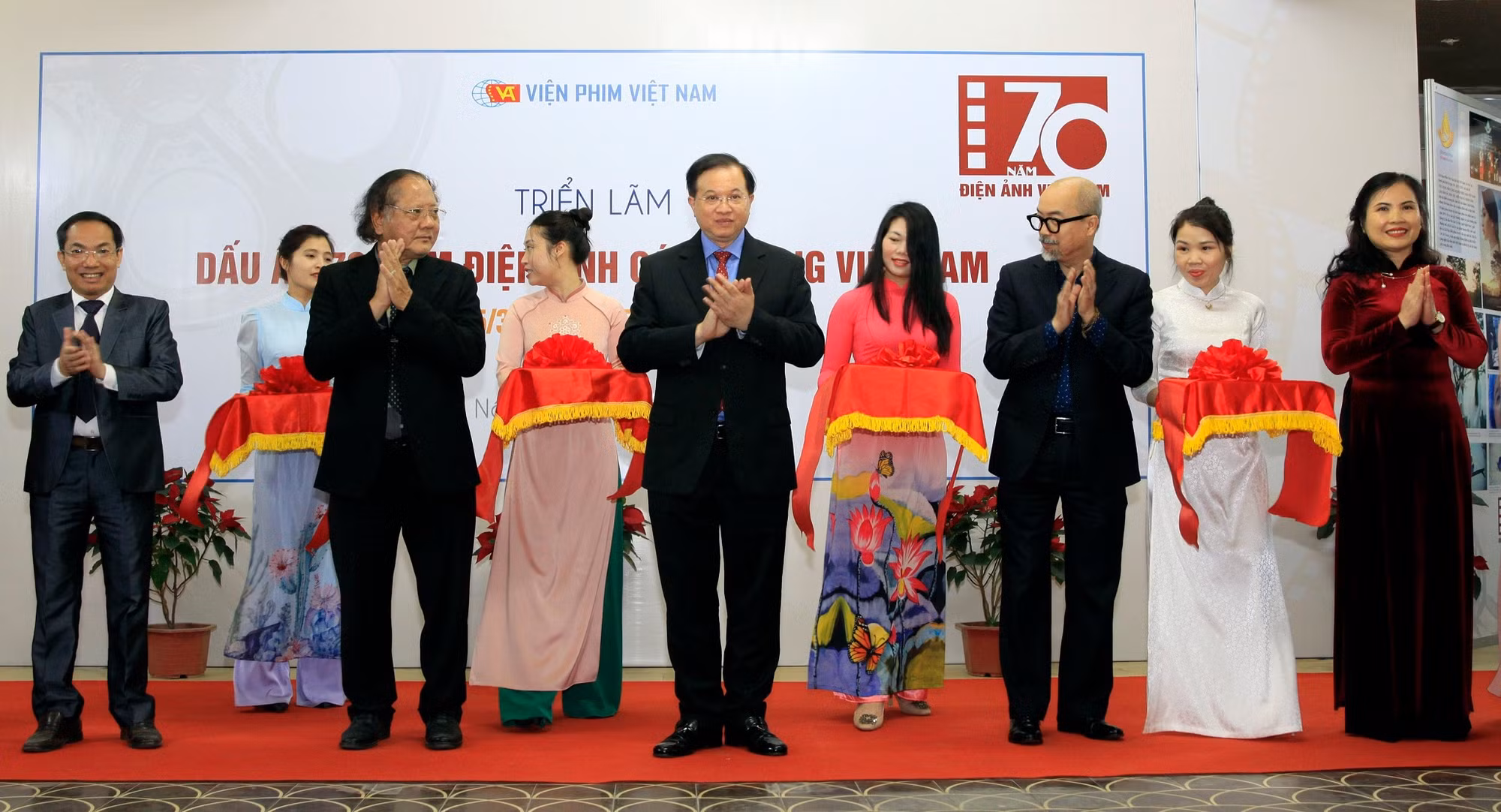 Triển lãm trên 200 hình ảnh tiêu biểu về Điện ảnh cách mạng Việt Nam -0