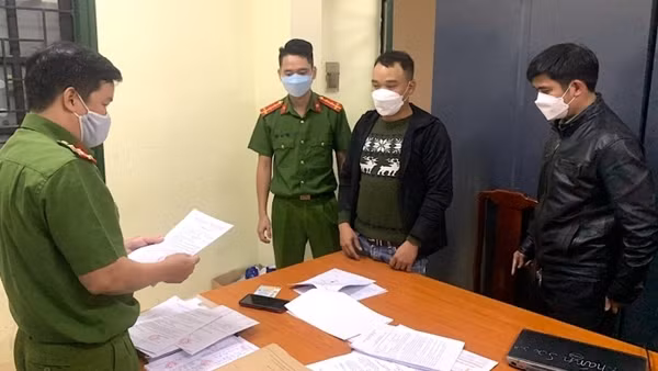 Băng nhóm làm giả giấy tờ, đánh tráo sổ đỏ tiếp tục lĩnh án