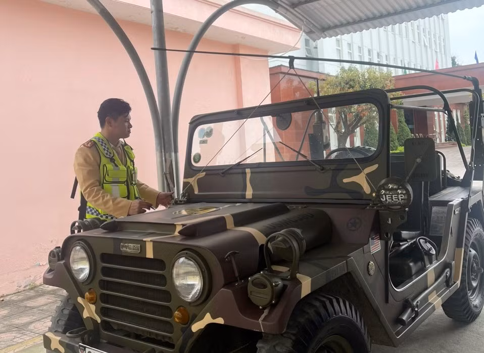 Xử phạt 5 xe Jeep 