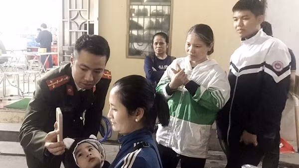 Lan tỏa mô hình “Tổ lưu động hướng dẫn kích hoạt tài khoản định danh điện tử ở cơ sở”