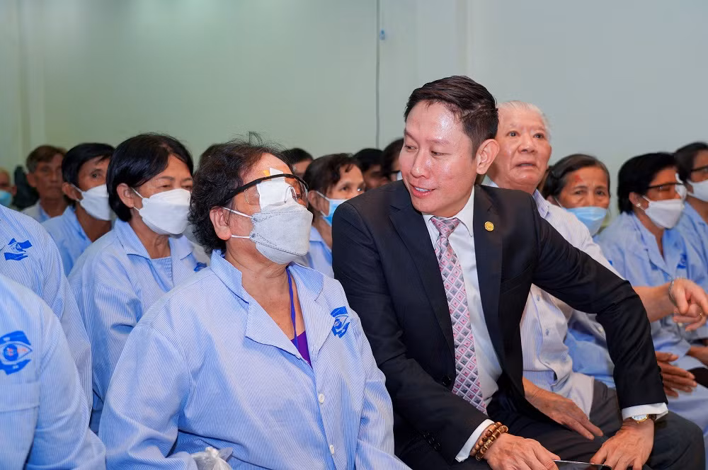 HDBank mang ánh sáng đến cho hàng trăm người -0