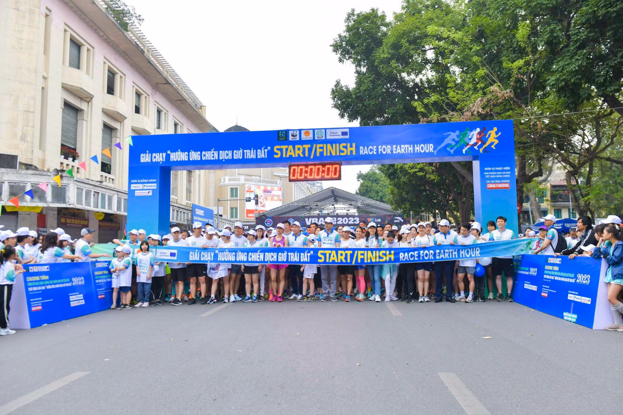 Phát động Giải chạy hưởng ứng Chiến dịch Giờ Trái đất năm 2023 -0