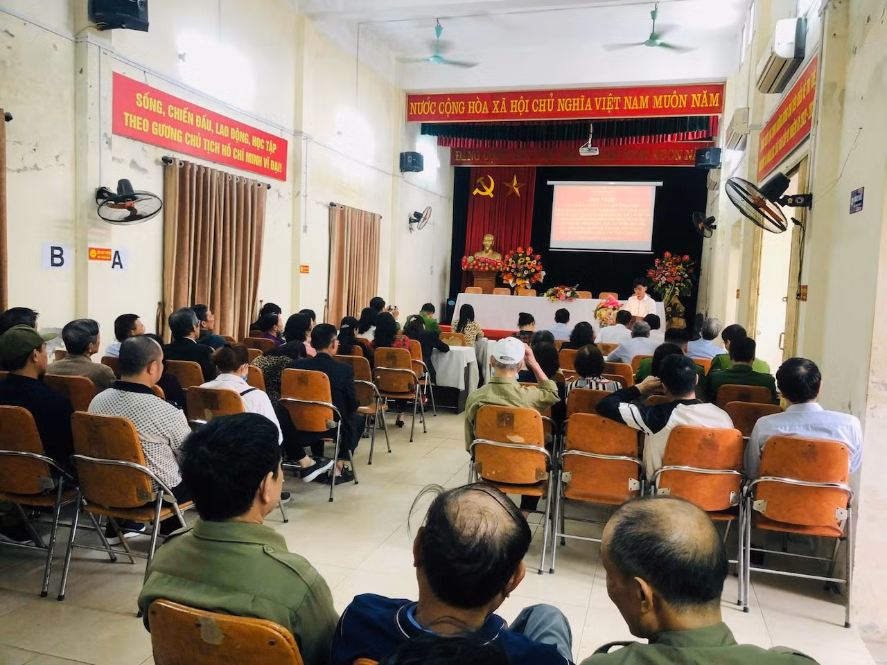 Một ngày theo chân cảnh sát trật tự và giao thông làm nhiệm vụ -0