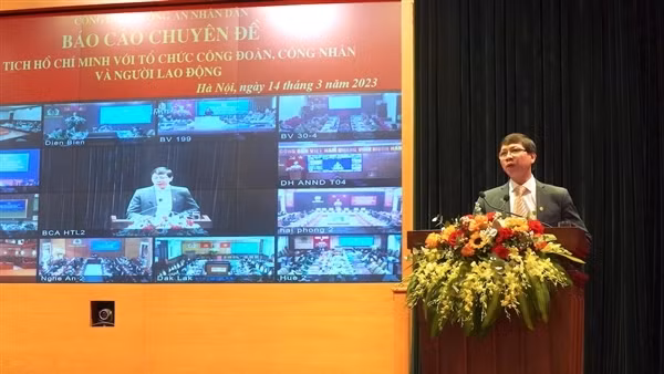 Học tập chuyên đề “Chủ tịch Hồ Chí Minh với tổ chức Công đoàn, công nhân và người lao động”