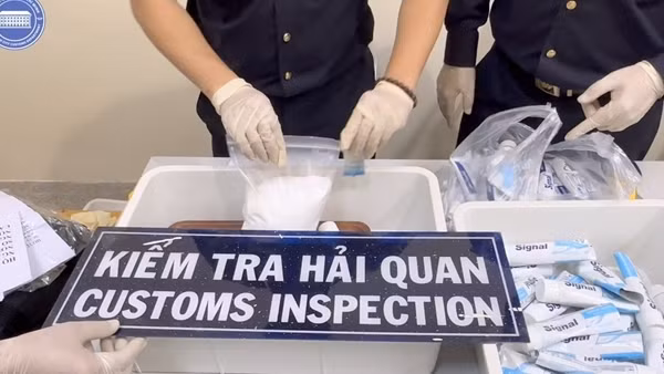 Việc tiếp viên hàng không giở chiêu buôn ma tuý khiến Hải quan kiểm soát “gặp nhiều khó khăn”