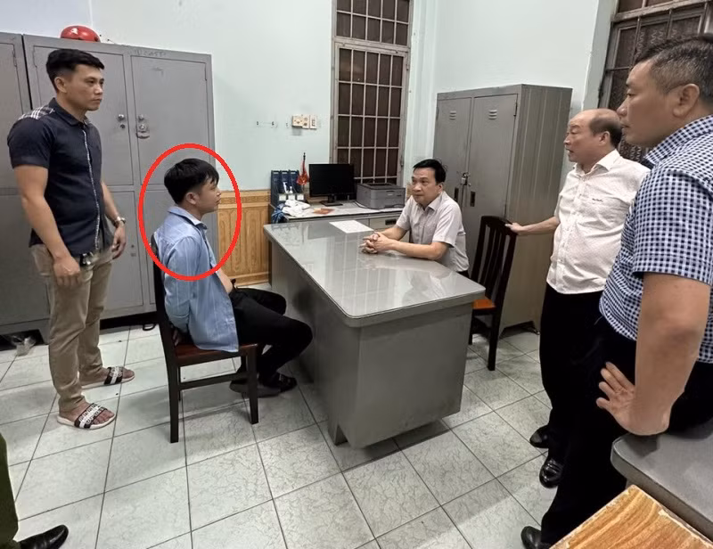 Bắt đối tượng dùng can xăng khống chế con tin để đòi nợ -0