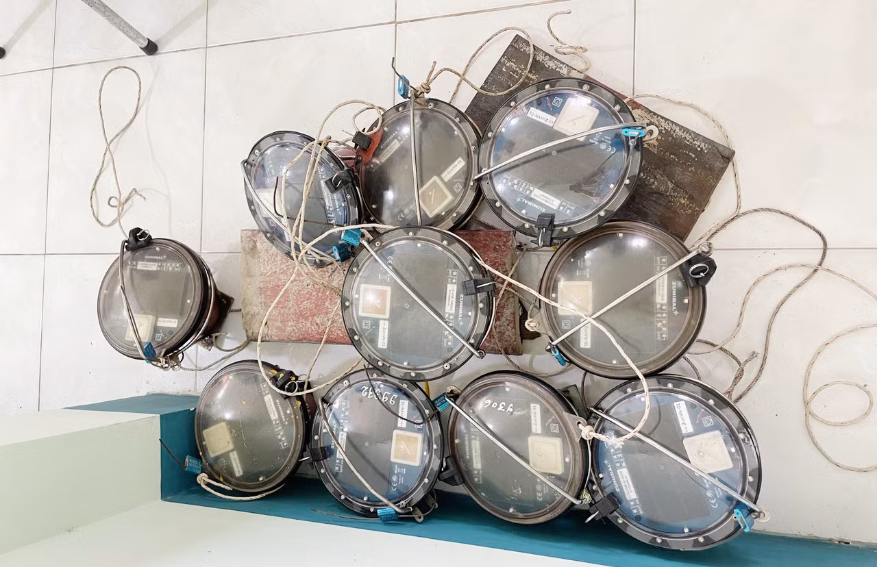 Một tàu cá giấu 10 thiết bị giám sát hành trình -0
