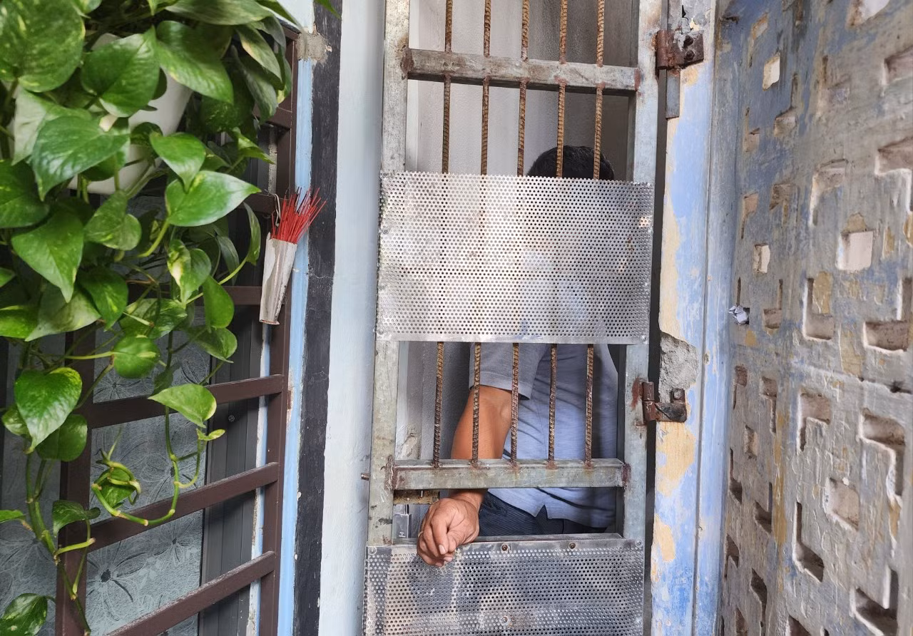 Hơn 50 Cảnh sát đột kích “cứ điểm” ma túy gần chùa Pháp Lâm -0