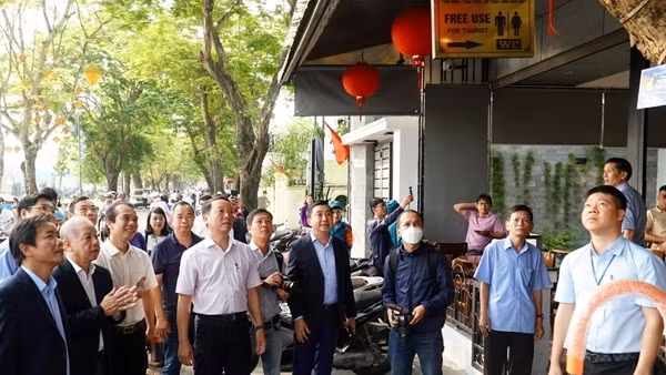 Xây dựng môi trường du lịch Huế “Văn minh - Thân thiện - An toàn - Giàu bản sắc”