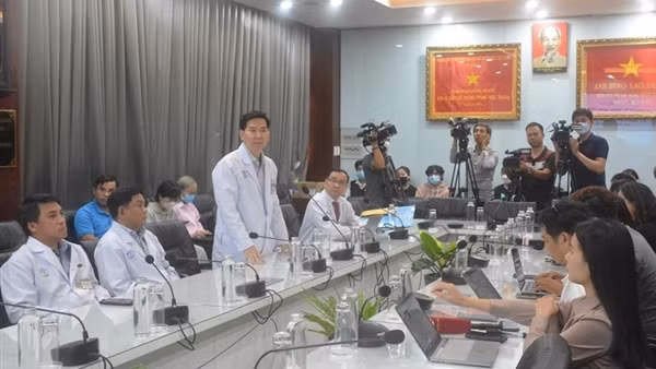 Kỳ tích 11 lần phẫu thuật cứu sống bệnh nhân “ngàn cân treo sợi tóc”