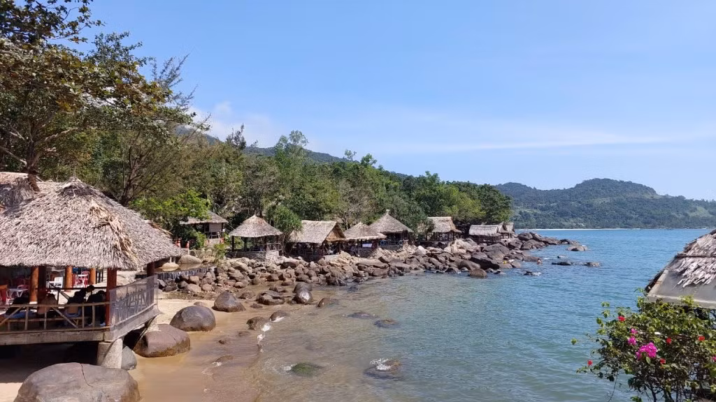 Xử phạt loạt công trình xây dựng trái phép tồn tại nhiều năm trên bán đảo Sơn Trà, Đà Nẵng -1