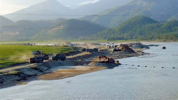 Quảng Nam ra chỉ đạo “nóng” ứng phó tình trạng khan hiếm cát xây dựng