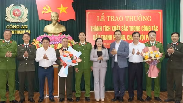Xoá nhiều ổ nhóm cờ bạc, Công an Thạch Hà được khen thưởng