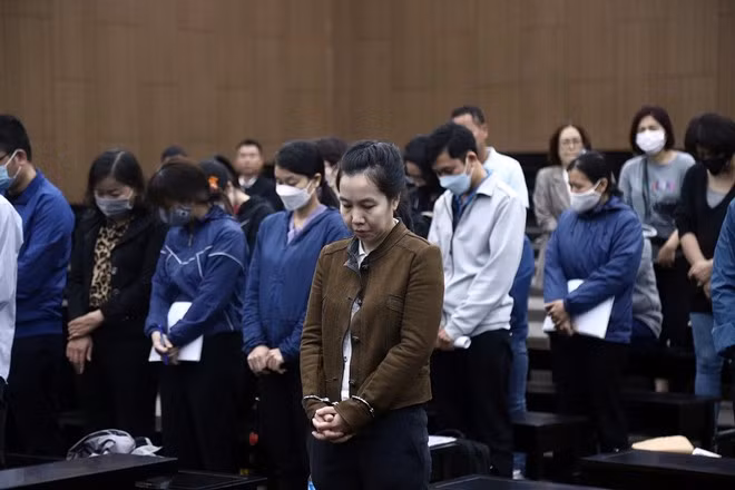 Chiếm đoạt hơn 433 tỷ đồng của ngân hàng, “siêu lừa” bị đề nghị án chung thân -0