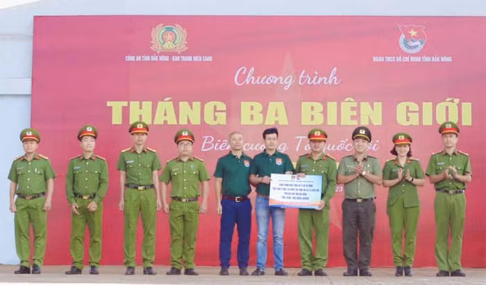 Nhiều hoạt động ý nghĩa của tuổi trẻ Công an trong chương trình “Tháng ba biên giới” -0
