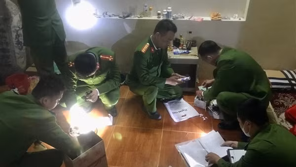 Khởi tố 3 đối tượng mua bán người dưới 16 tuổi