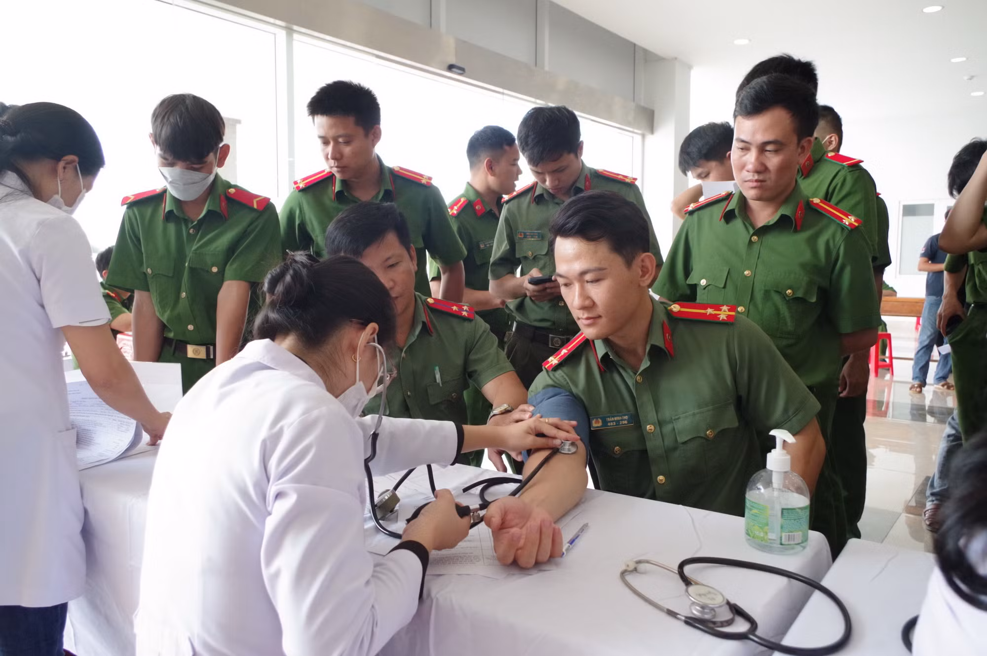 Hơn 150 cán bộ - chiến sĩ Công an tỉnh Ninh Thuận hiến máu tình nguyện -0