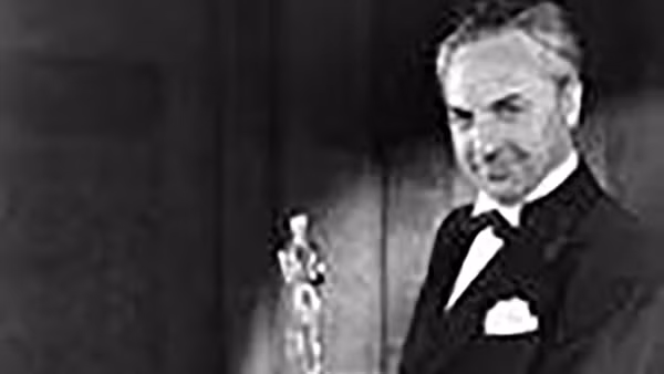 Người nhận nhiều giải Oscar đạo diễn xuất sắc nhất