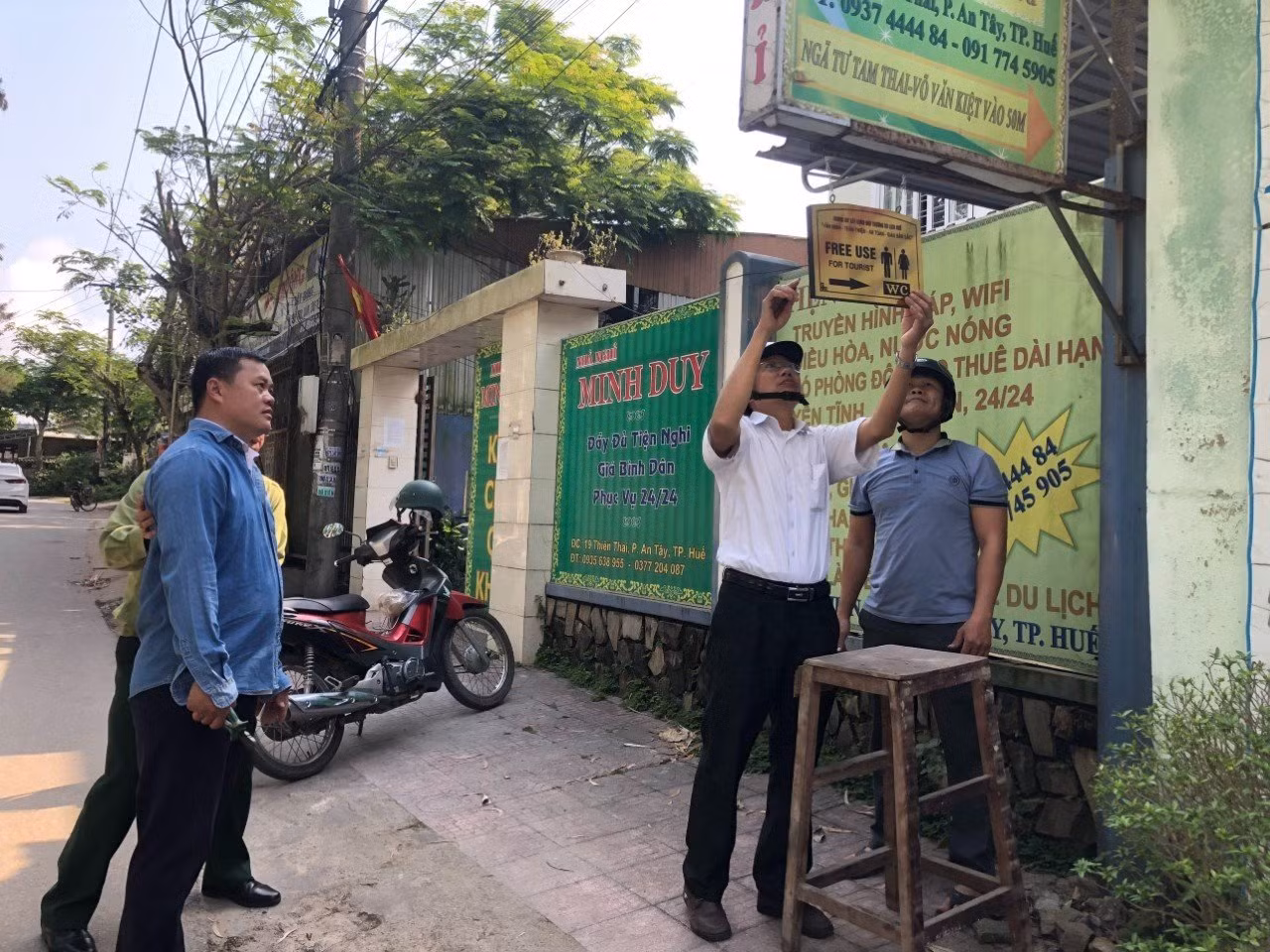 Xây dựng môi trường du lịch Huế “Văn minh - Thân thiện - An toàn - Giàu bản sắc” -0