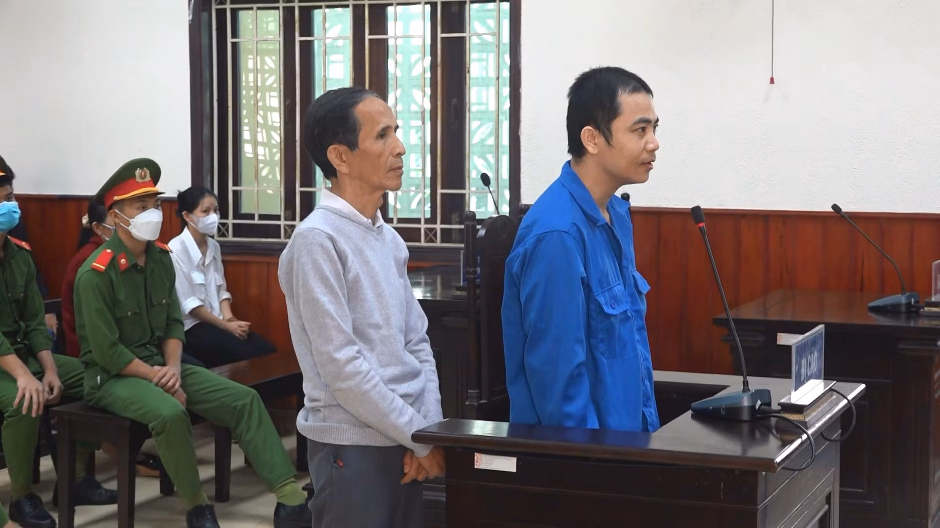 2 cha con cùng lãnh án vì “Hoạt động nhằm lật đổ chính quyền nhân dân” -0