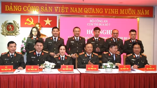 100% đơn vị trong Cụm thi đua số 7 đăng ký phấn đấu Cờ thi đua của Bộ Công an