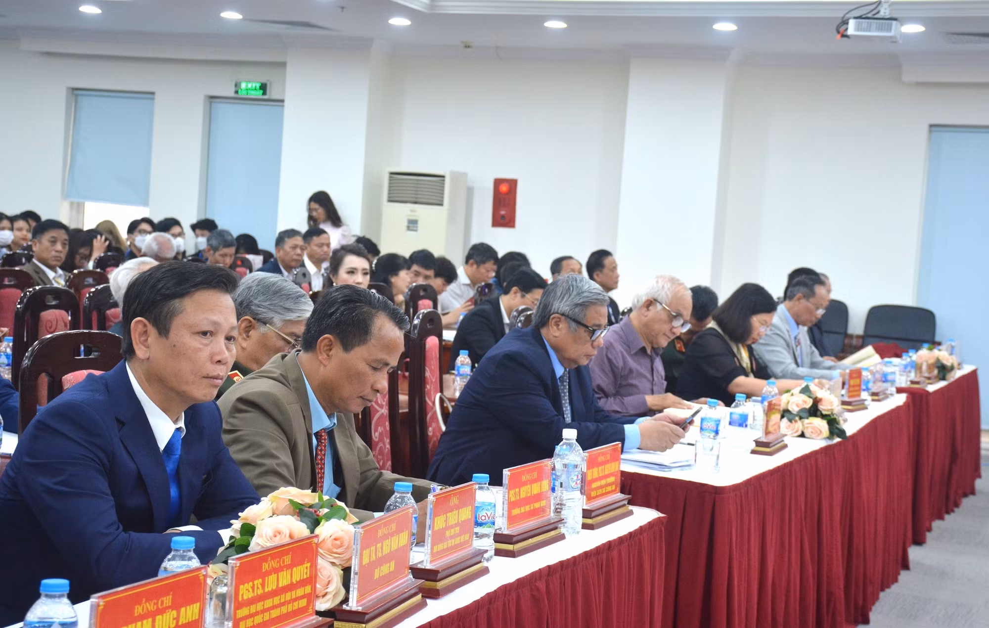 Tọa đàm, làm sáng rõ hơn công cuộc trung hưng đất nước của họ Khúc -0