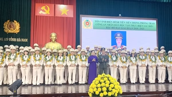 Công an tỉnh Hà Nam: Tôn vinh 75 gương điển hình tiên tiến