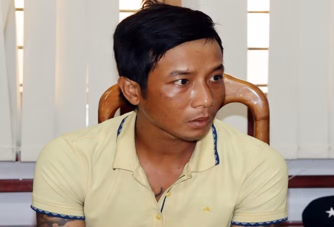 Bắt đối tượng dùng kiếm chém gục “bạn nghiện” trên phà An Hòa -0