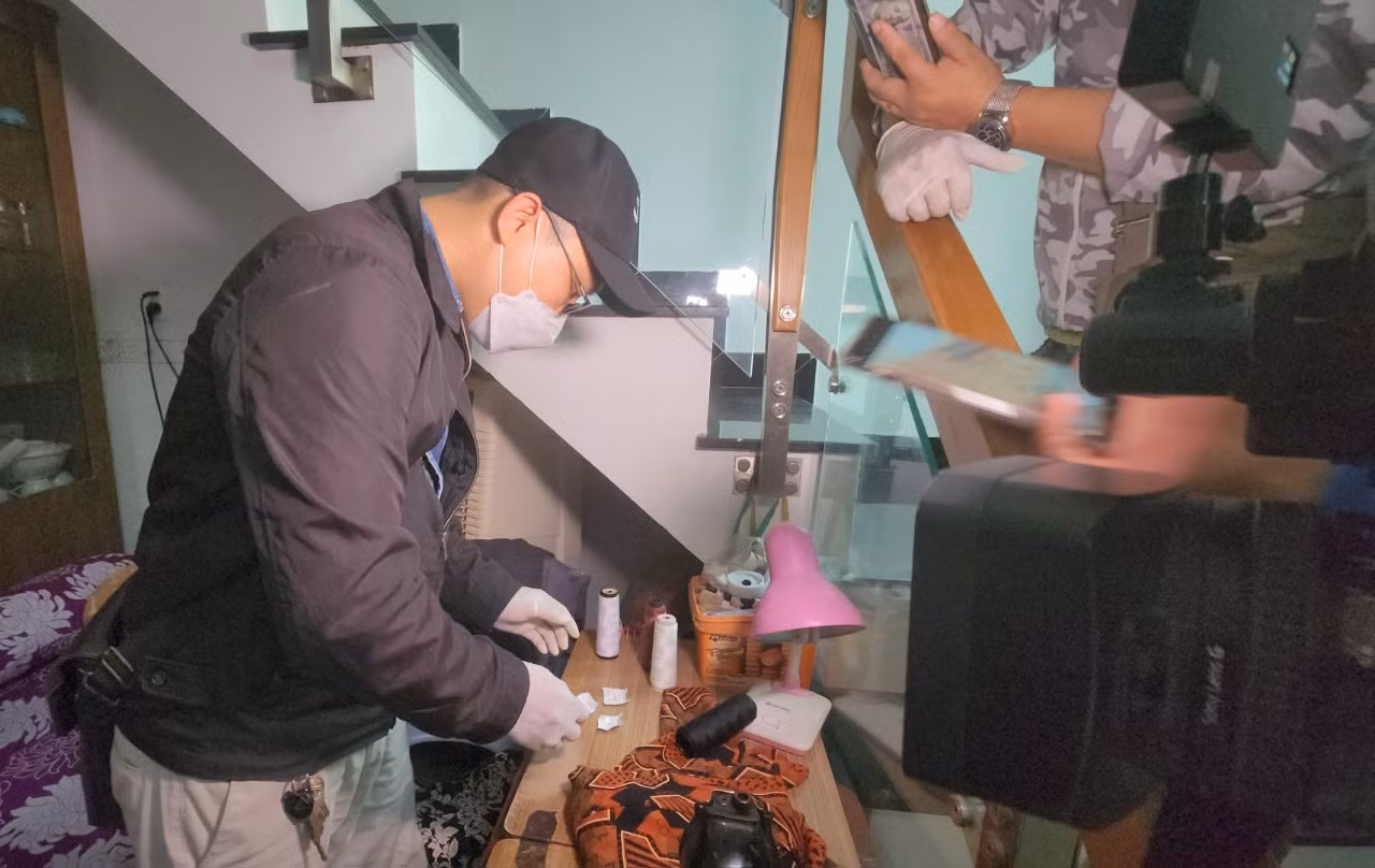 Hơn 50 Cảnh sát đột kích “cứ điểm” ma túy gần chùa Pháp Lâm -0