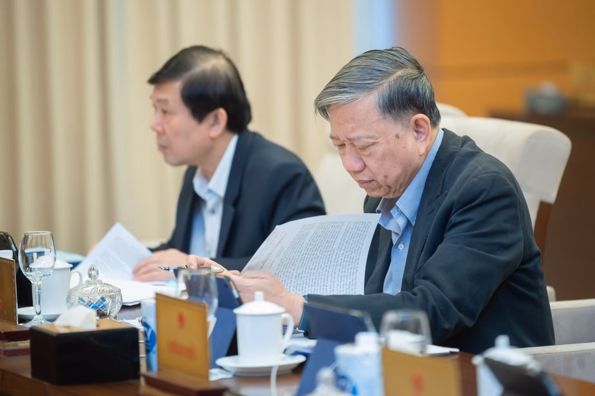 Chủ tịch Quốc hội: thời hạn tăng tuổi phục vụ trong CAND từ 1/1/2021 không phải là 