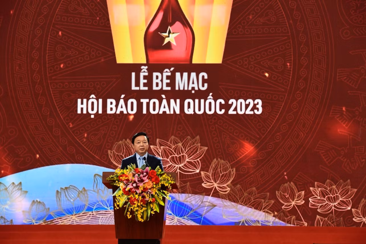 Xây dựng nền báo chí, truyền thông chuyên nghiệp, nhân văn và hiện đại -0