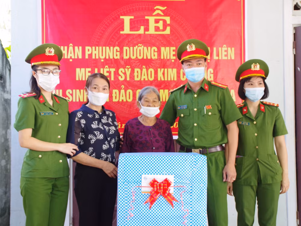 Ấm lòng mẹ liệt sĩ Gạc Ma -0