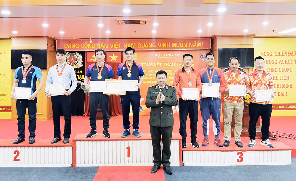 Bế mạc Hội thao kỷ niệm 75 năm Ngày truyền thống XDLL CAND -0