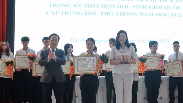 Hà Nội tuyên dương, khen thưởng học sinh giỏi quốc gia năm 2023
