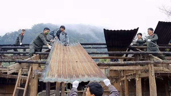 Công an Lai Châu: Chung tay&nbsp;xóa nhà tạm, nhà dột nát
