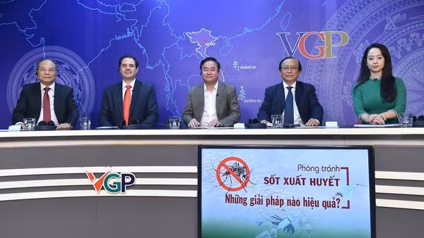 Sốt xuất huyết tiếp tục "nóng"
