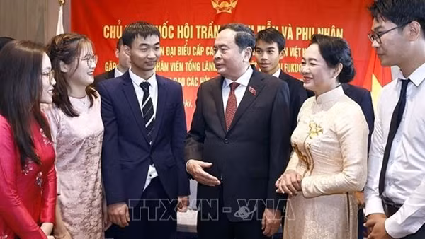 Chủ tịch Quốc hội Trần Thanh Mẫn và Phu nhân gặp gỡ cộng đồng người Việt Nam tại Nhật Bản
