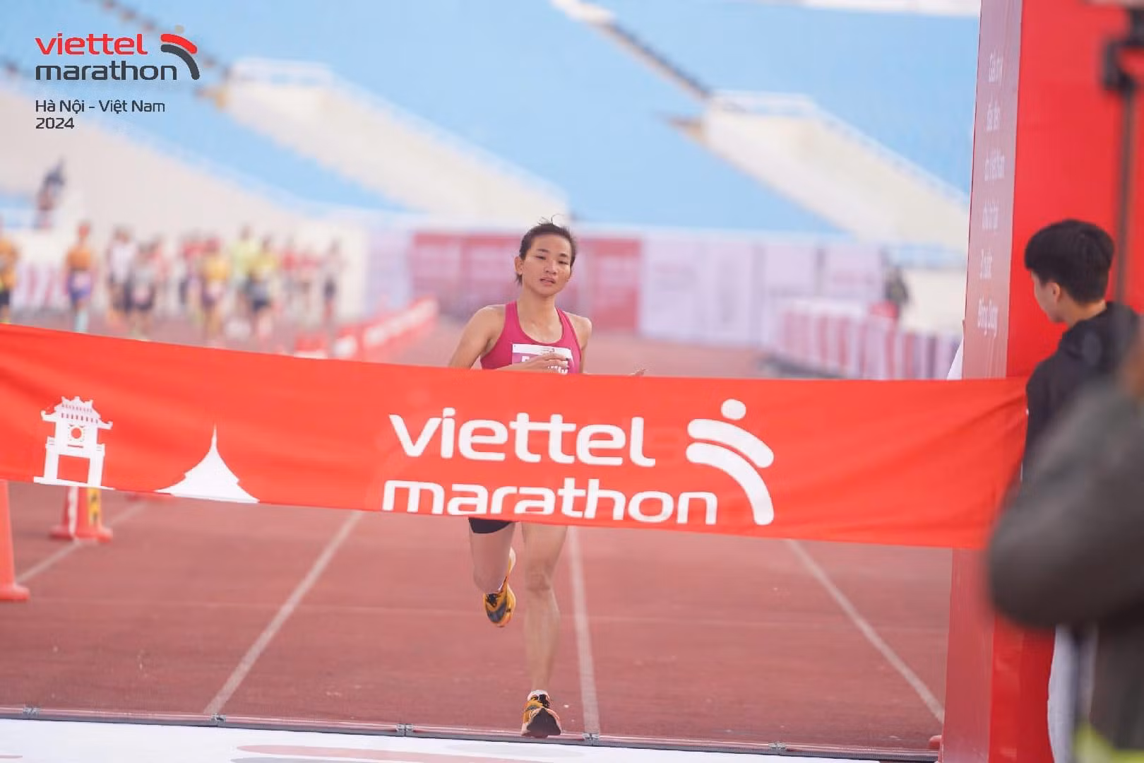 Kỷ lục mới được thiết lập tại Viettel Marathon Hà Nội 2024 -0
