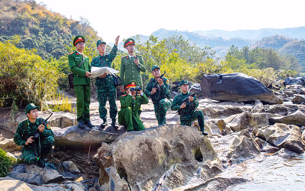 Xứng đáng là “Lá chắn thép” nơi cửa ngõ Tây Bắc -3