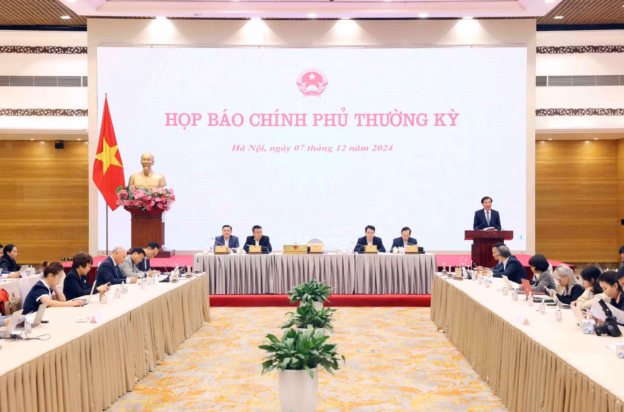 Tổng kim ngạch xuất khẩu tăng 15,3% so với cùng kỳ năm 2023 -0