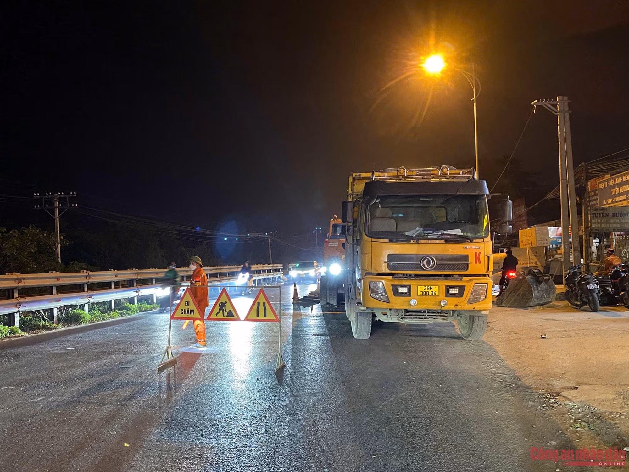 "Sờ gáy" nhà thầu thi công cẩu thả trên QL1A gây mất ATGT ảnh 4