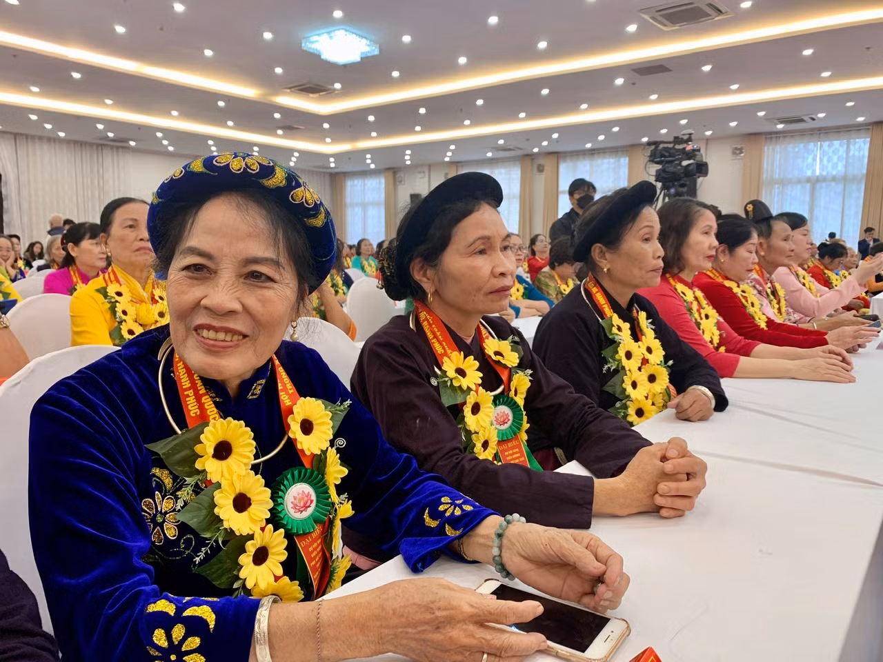 Biểu dương 291 phụ nữ cao tuổi tiêu biểu toàn quốc -0