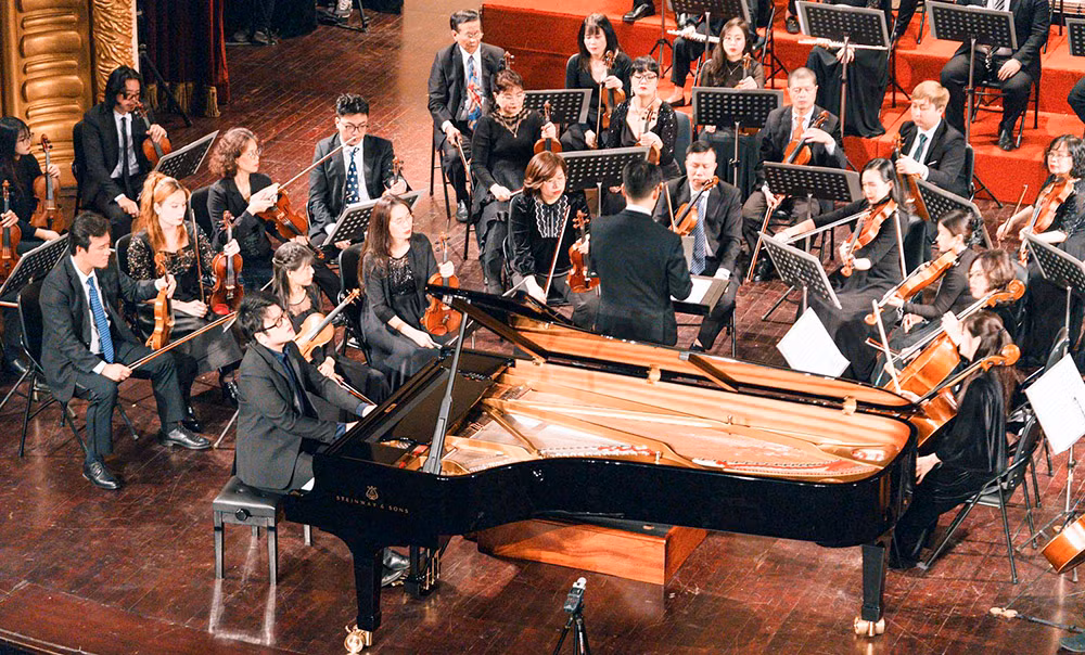 ngh%3f si luu ð%3fc anh trong m%3ft concert %3f hà n%3fi.jpg -1