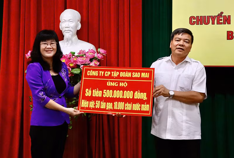 Tình người còn mãi - Quà tặng cuộc sống -0