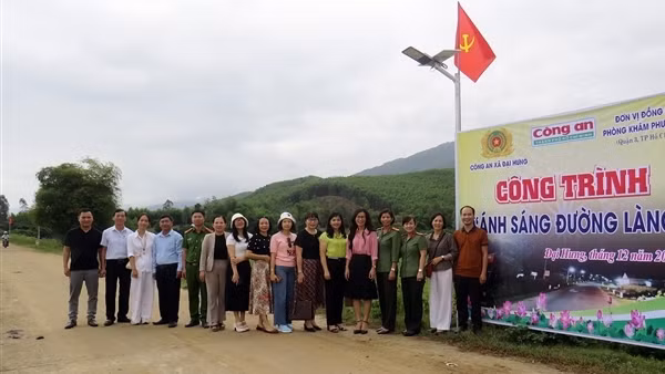 Ý nghĩa chương trình “Ánh sáng đường làng” của Công an xã ở Quảng Nam
